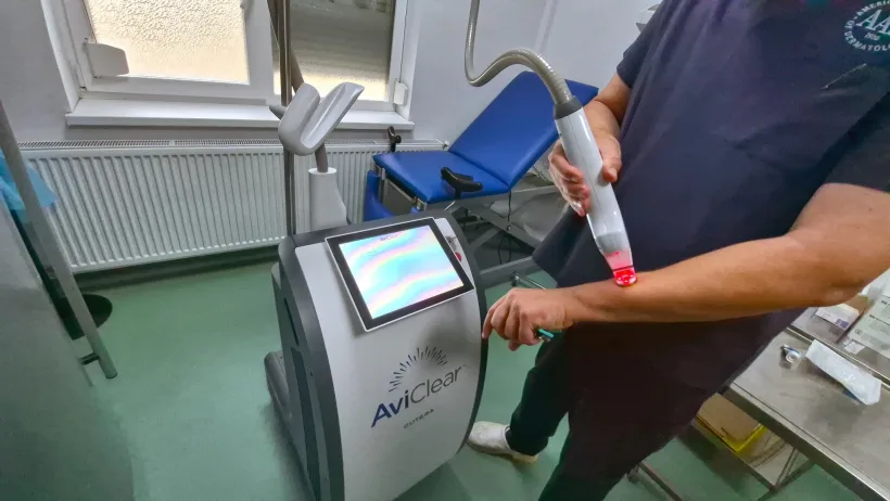 Laser antiacneic unic în România, în dotarea Spitalului de Boli Infecțioase Galați